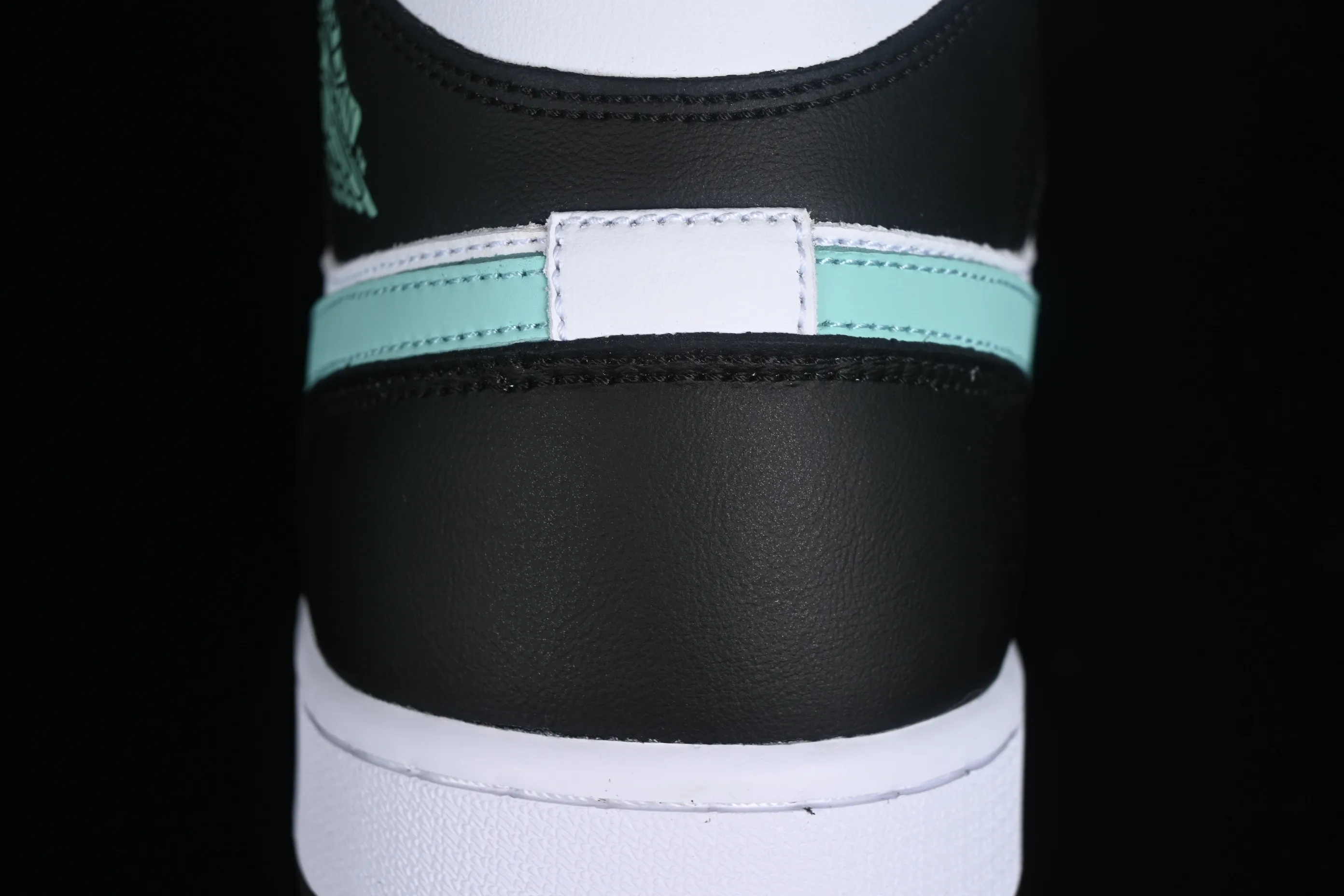 All categories Air Jordan Jordan series basketball shoes Air Jordan 1 Mid Air Jordan 1 Mid AJ1 Joe 1 white black green Chinese culture and leisure sneakers DQ8426-103
